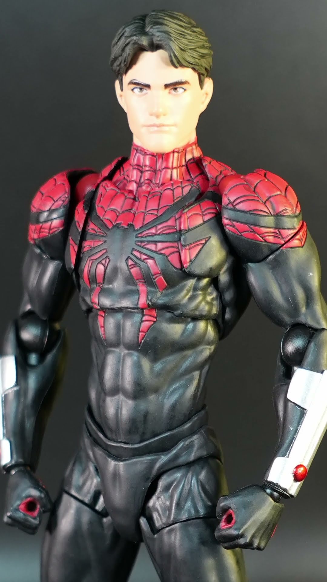 Mess Toys Ultimate Neighbor Superior Spiderman reviewSponsored by