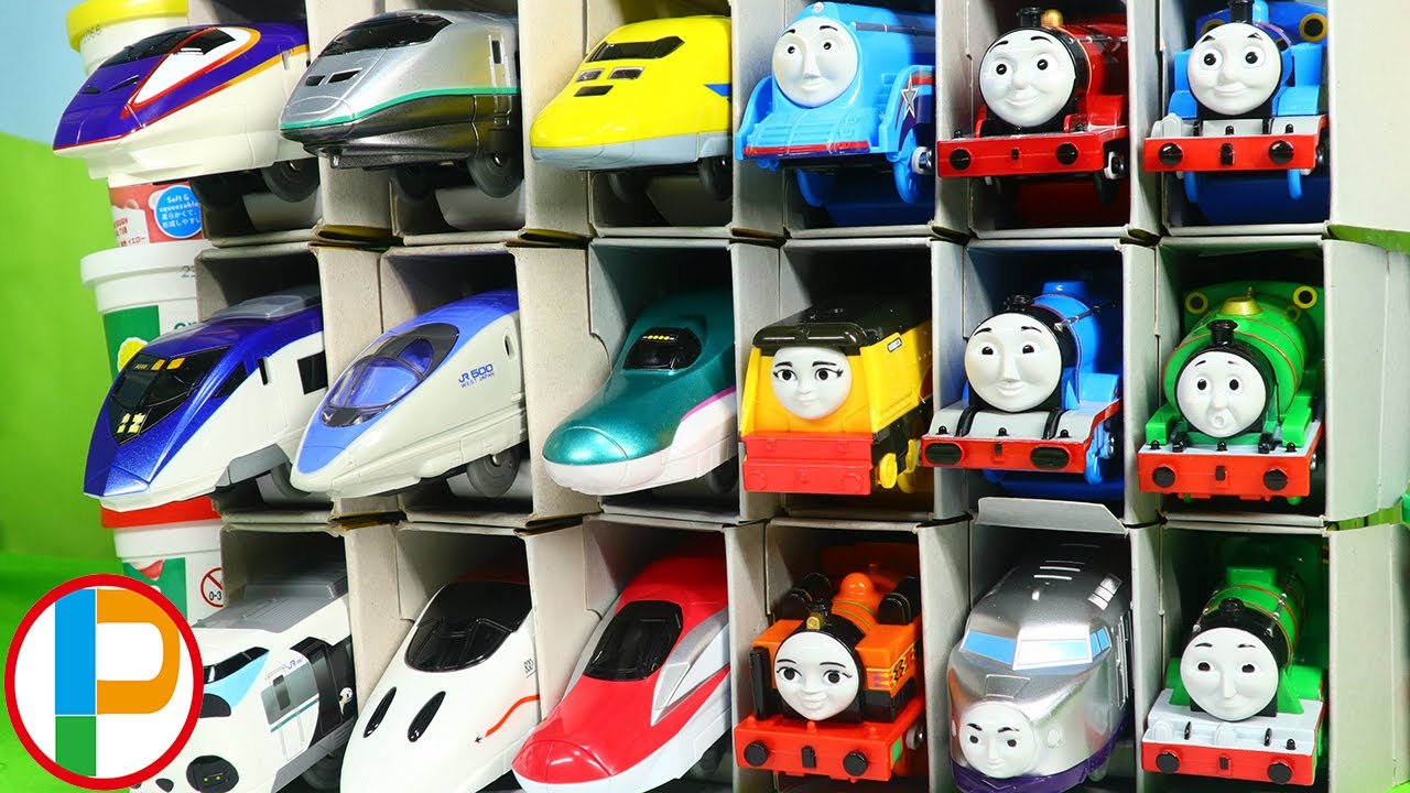 プラレール きかんしゃトーマスと新幹線を箱から取り出すよ！パーシー