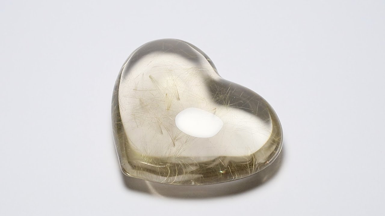 珍しいハート型のルース】ゴールドルチルクォーツ ハートシェイプ