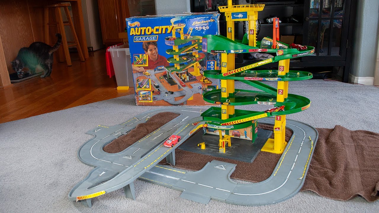 1995 Hot Wheels Auto City Garage Playset Review | Corgi toys road