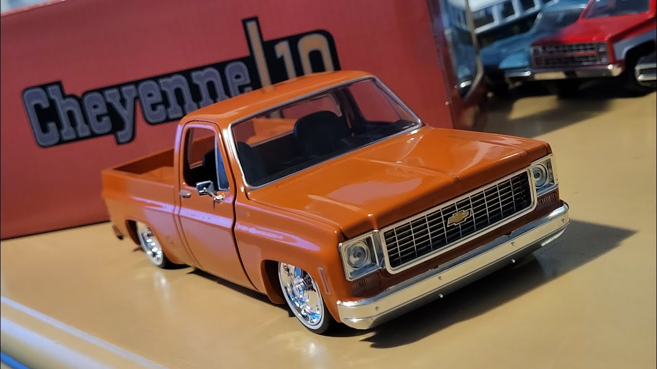 Squarebody! M2 Machines 1973 Cheyenne 10! Detailed Unboxing and