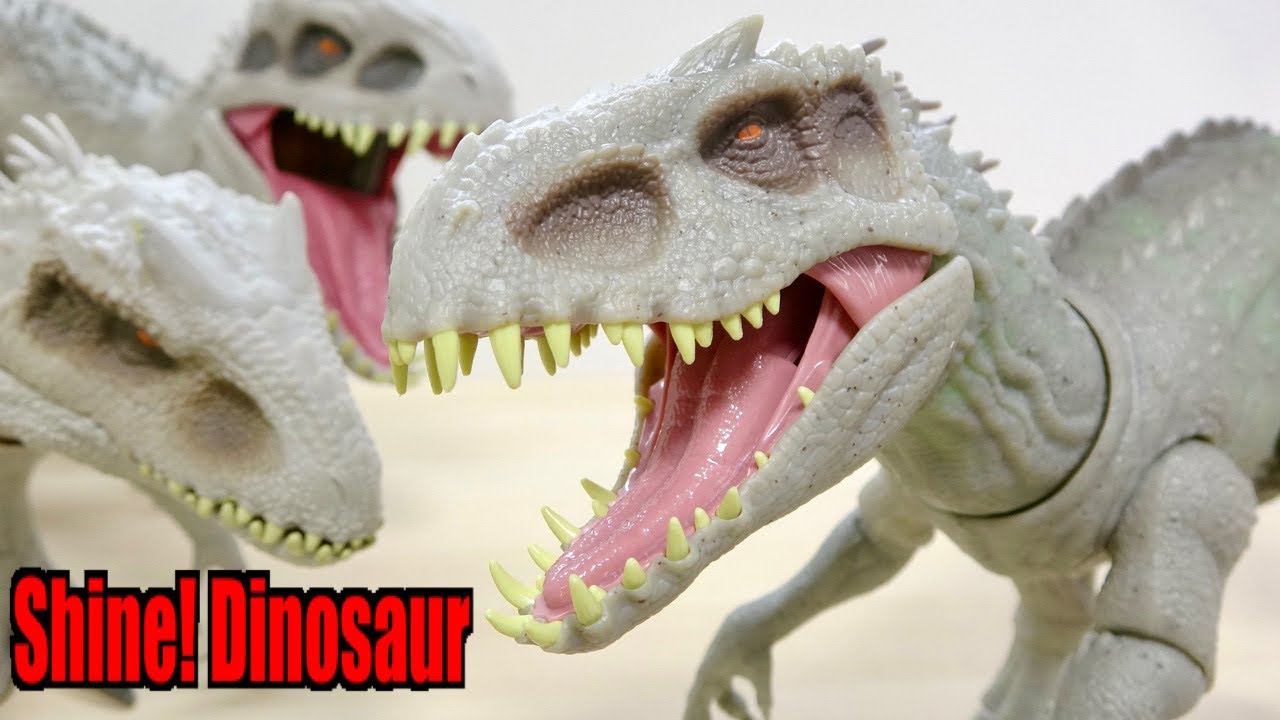 緑に妖しく光る恐竜フィギュア! ジュラシック・ワールド スーパー