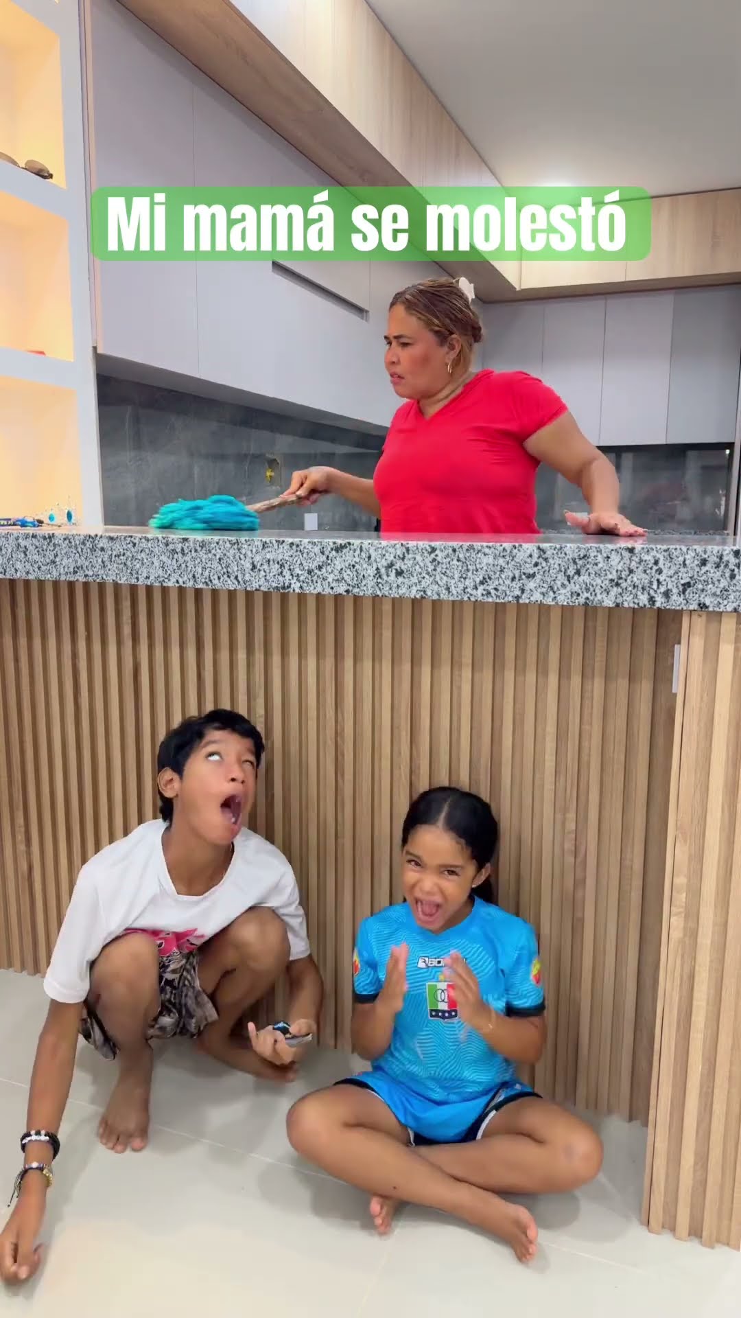 Mamá 😂 - YouTube