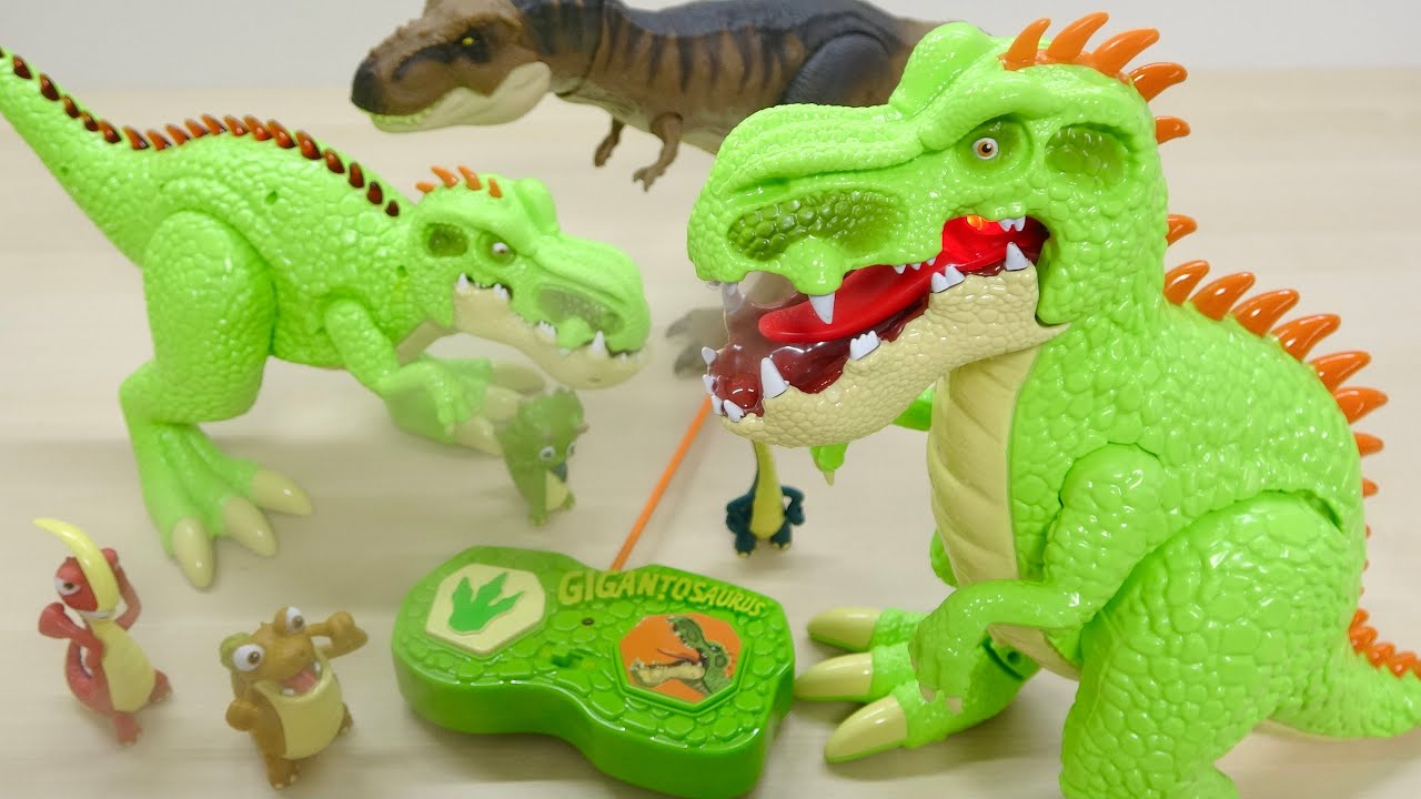 咆哮と共に煙を吐く！「R/Cさいこう!ギガントサウルス」レビュー