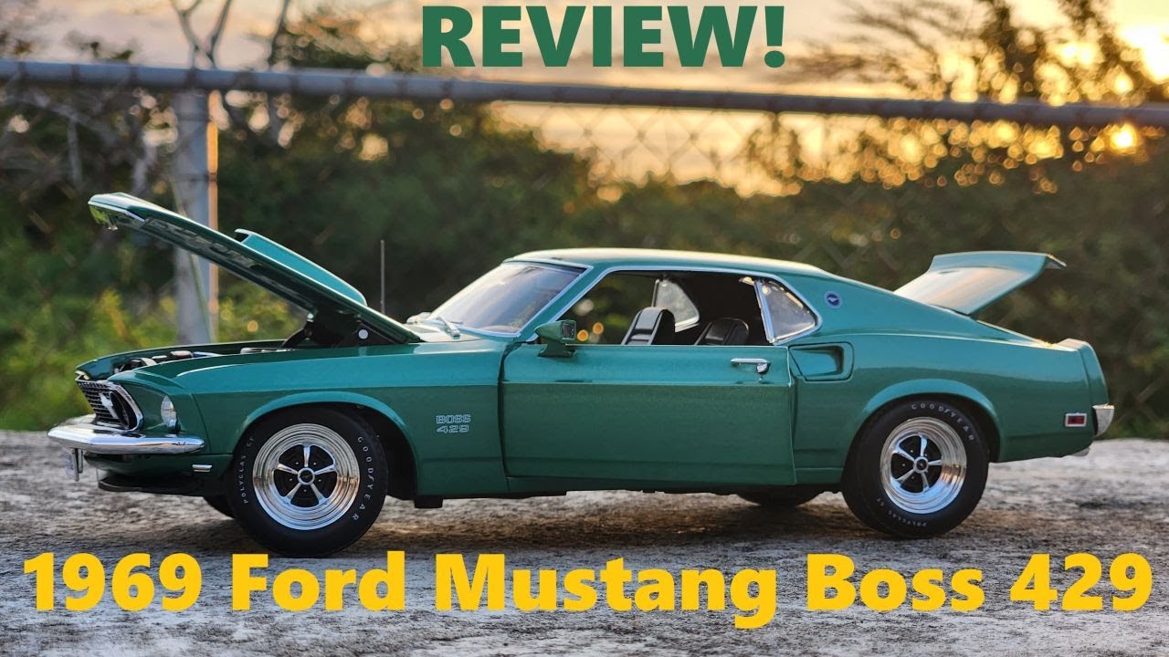 1969 Ford Mustang Boss 429 Silver Jade diecast review (1:18 scale