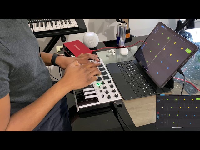Training Session with Melodics using Akai MPK Mini II and