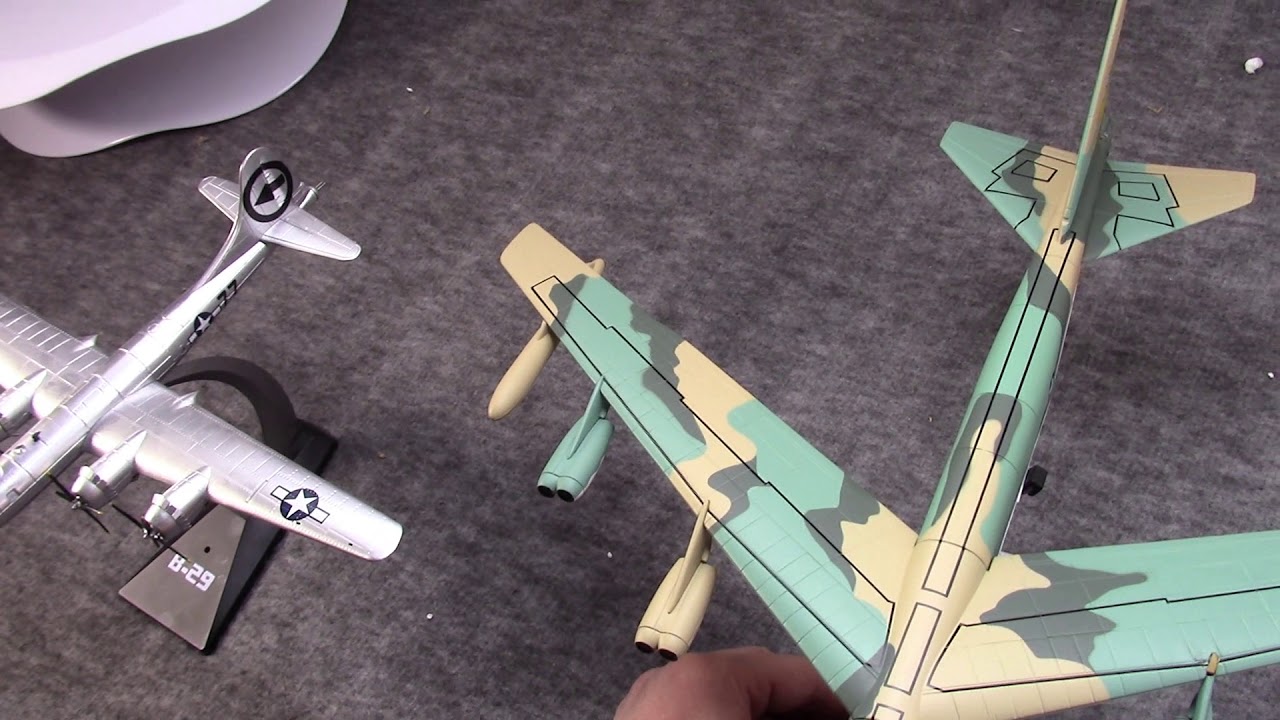 Corgi's 1/144 Scale Diecast Boeing B-52F Bomber & An eBay Story