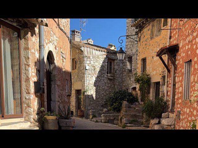 457/青い空と美しい街並み(トゥーレット) - YouTube