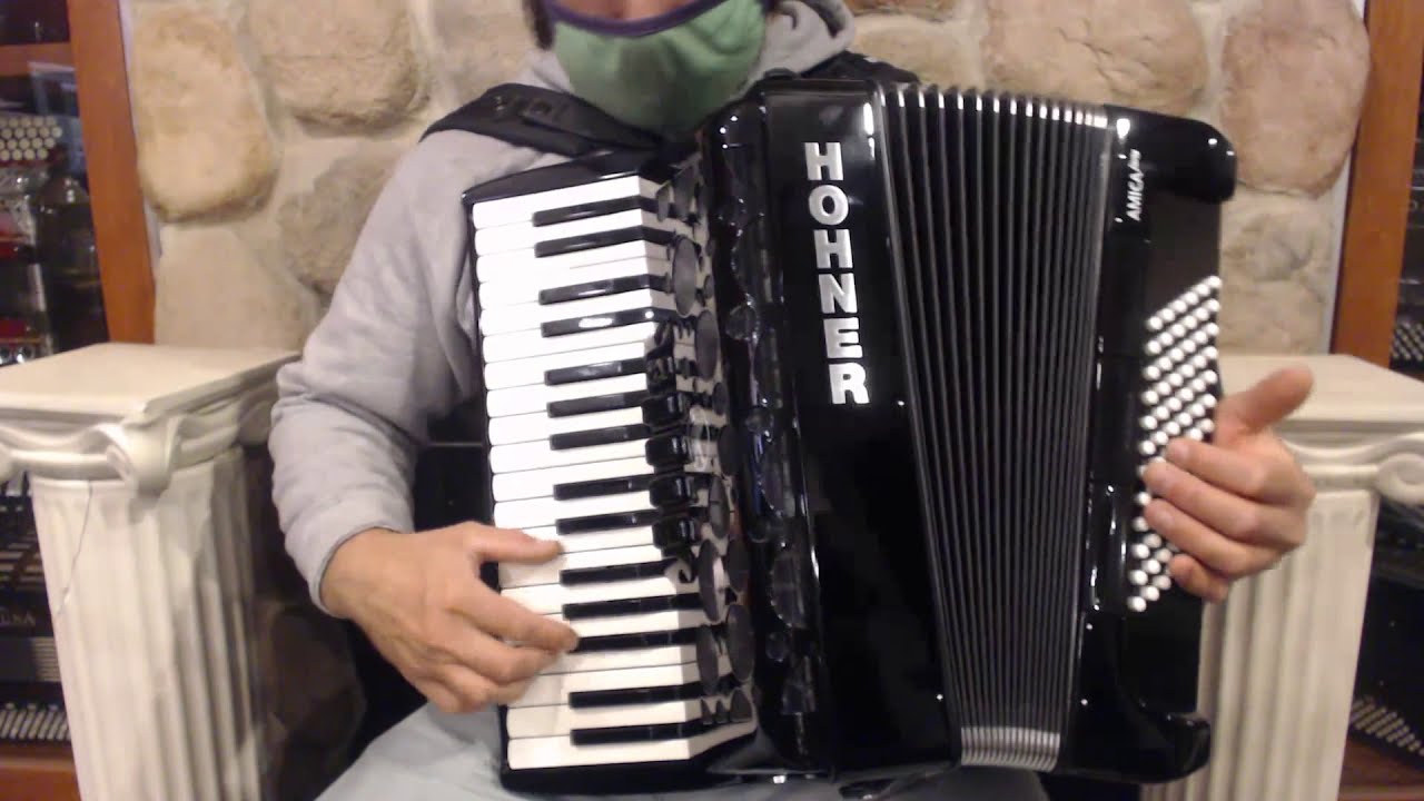 HOHNAMICAIII - Black Hohner Amica III Forte Piano Accordion LMM 34