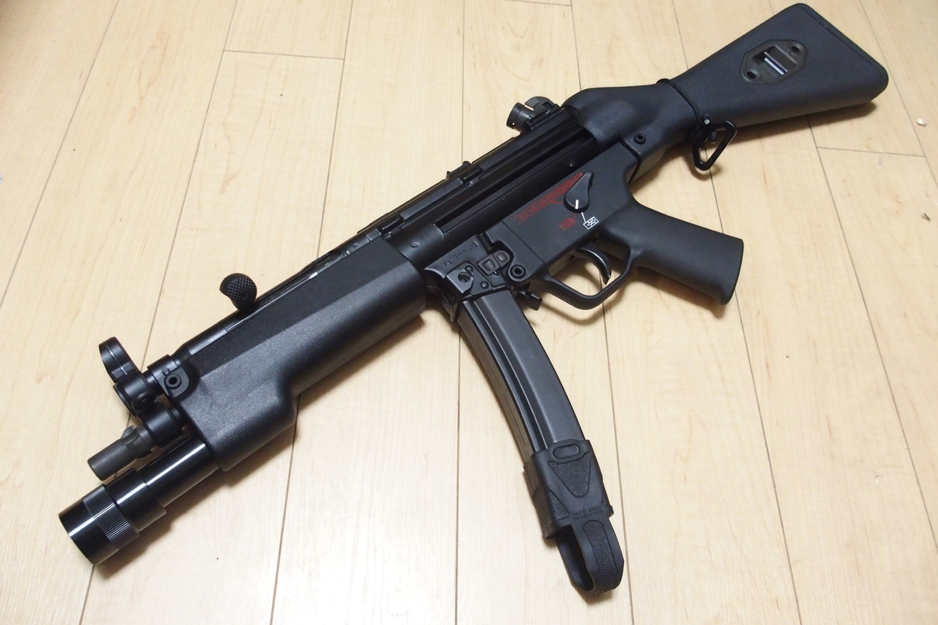 インドア戦に向けて、VFC製 GBB MP5用ライトハンドガードを買いました