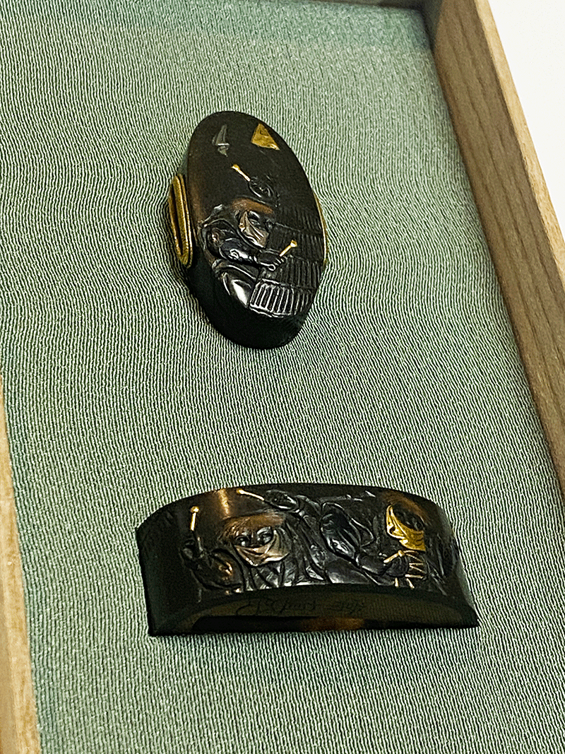 常直 左義長図縁頭Tsunenao Fuchigashira Designed by Sagicho | 日本