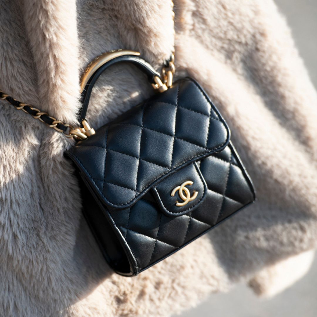 公園ママの【斜め掛け】にシャネルが人気！中身もチェック＜SNAP＞ | VERY