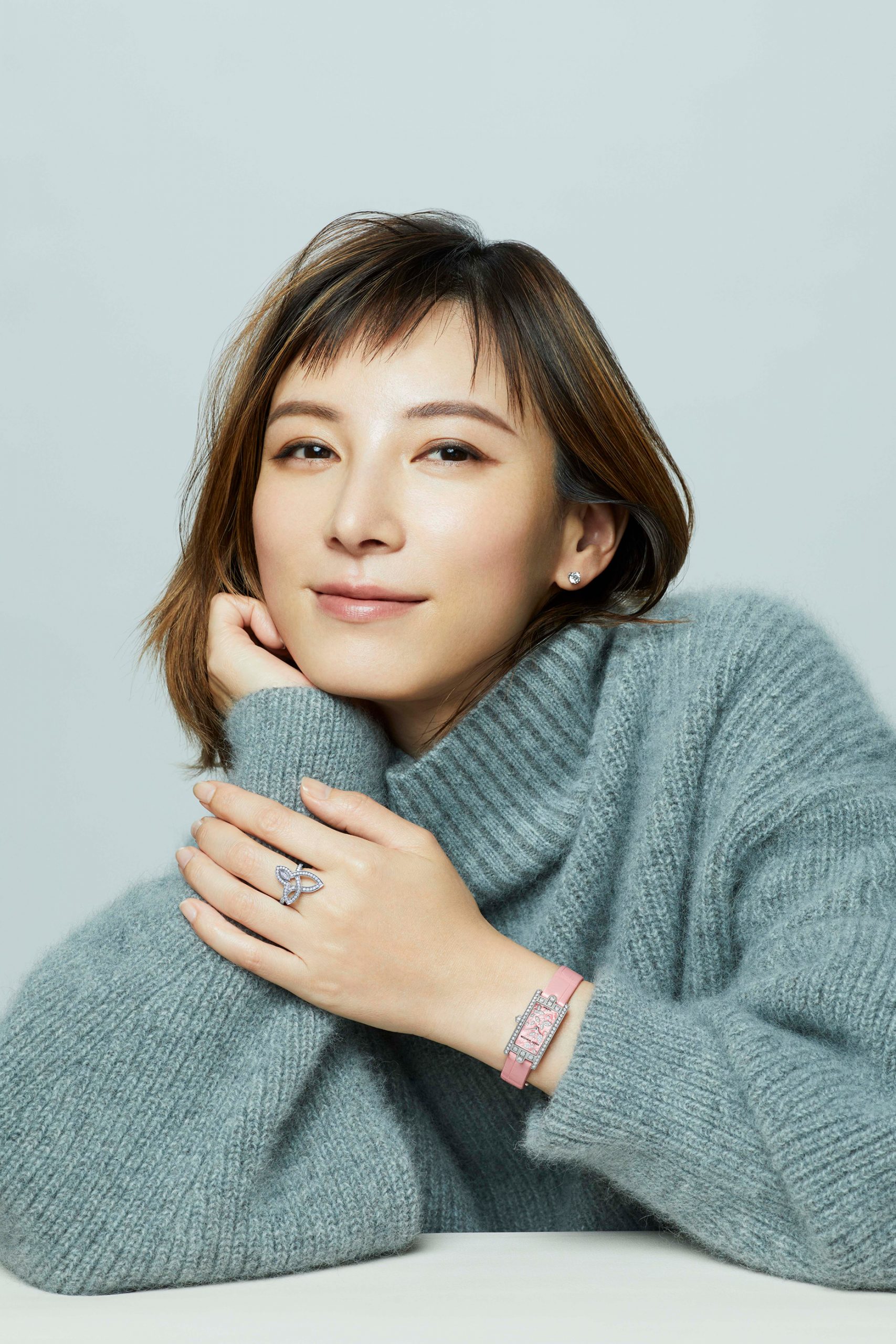 加藤あいさんが見初めたジュエリーウォッチの魅力 | VERY NaVY