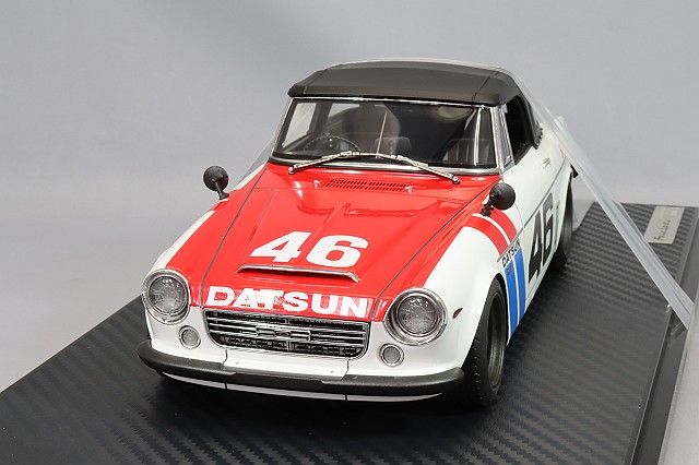 イグニッションモデル 1/18 ダットサン フェアレディ 2000 (SR311
