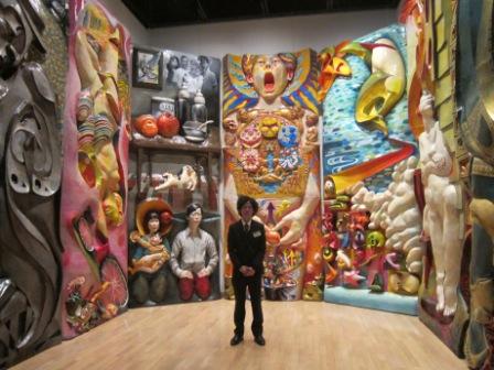 小平市在住の三宅感さんが岡本太郎賞受賞 紙粘土による巨大壁画で人生