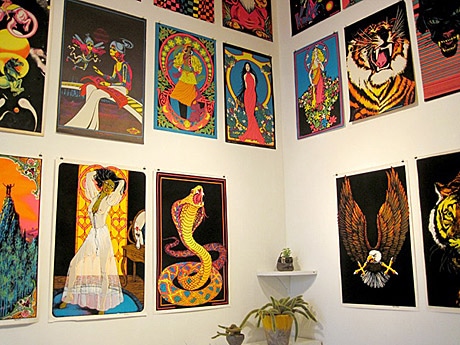 70年代「ブラックライト・ポスター」展－自由が丘のギャラリーで