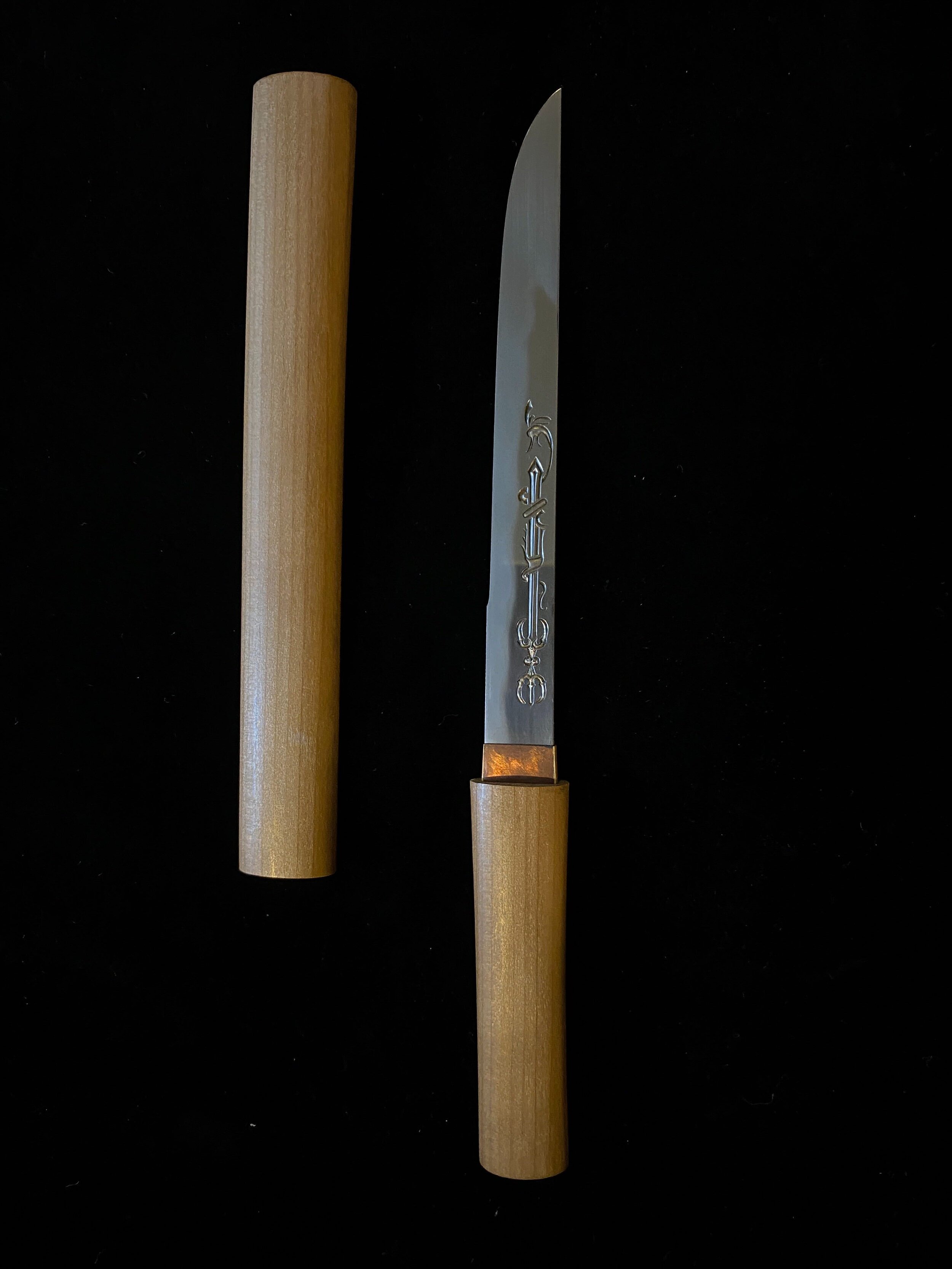 草倶利伽羅守護小刀 Kusa Kurikara Small Katana — TOKI