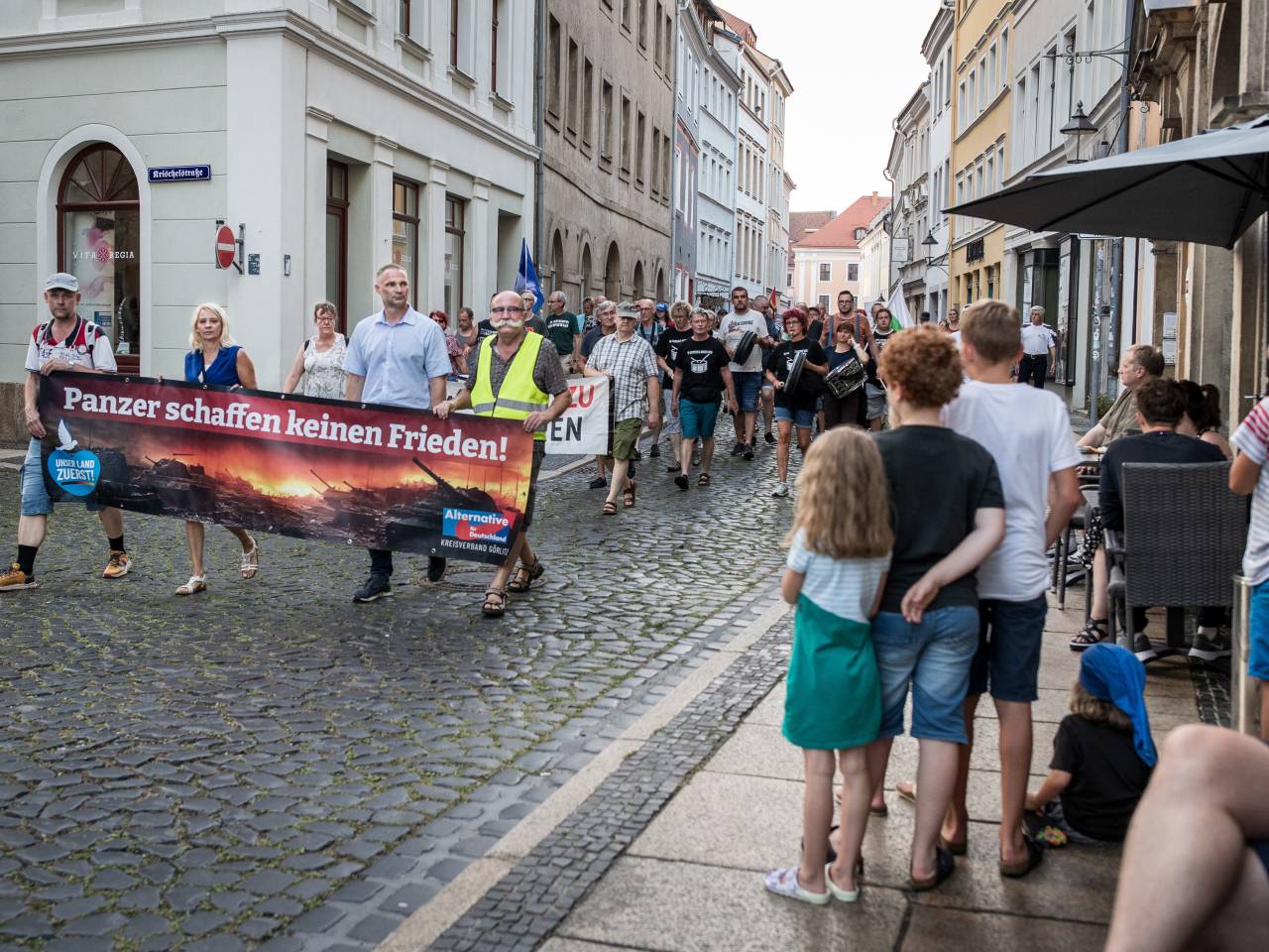 ドイツで勢いづく極右、ちらつくナチスの過去 - WSJ