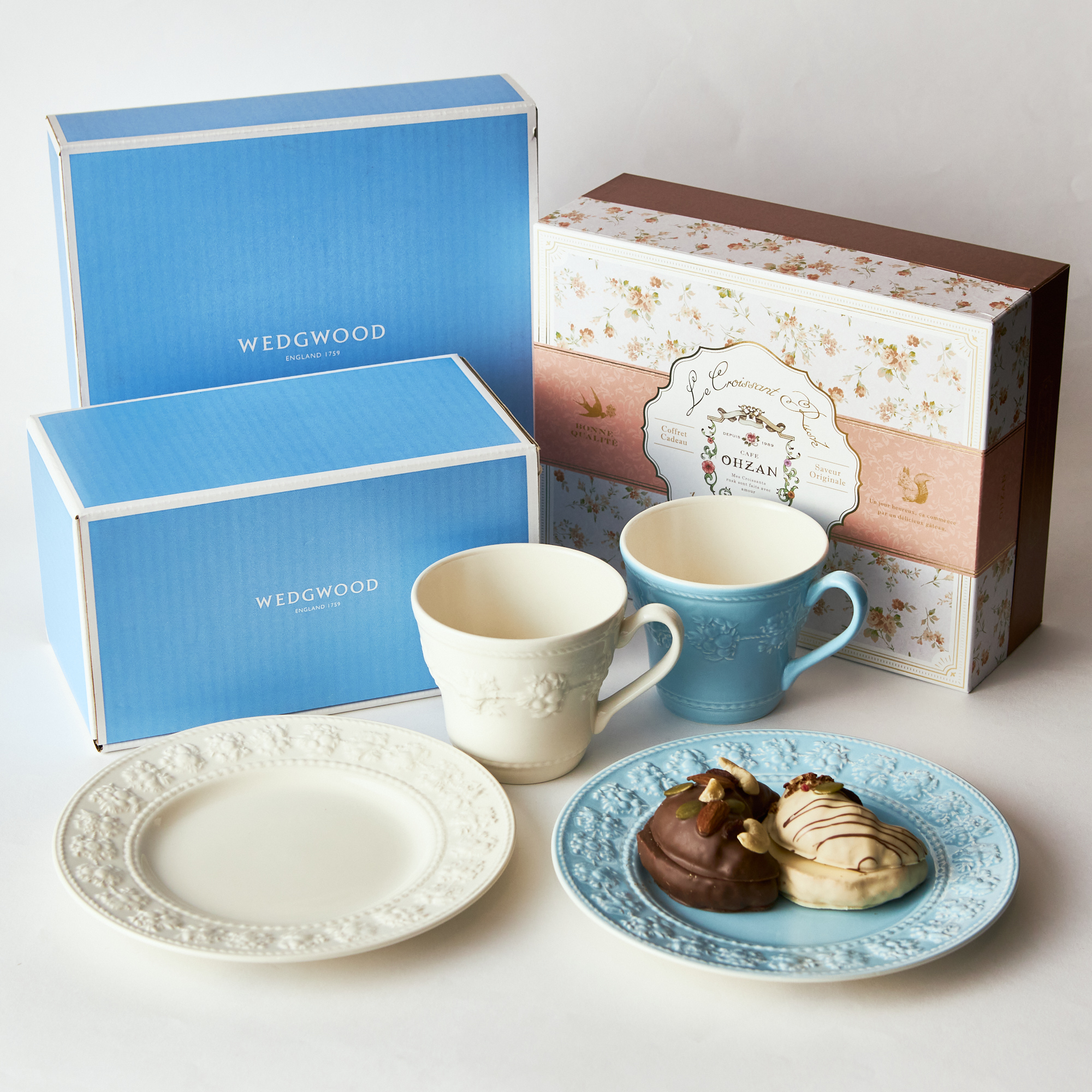 WEDGWOOD ペアマグ・プレート＆スイーツギフトアソートセット | CAFE