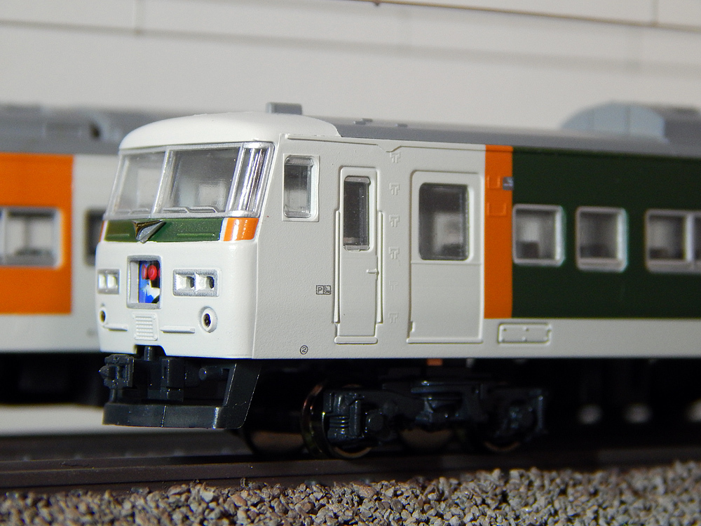 KATO 10-219⁄220⁄225 185系0番台踊り子新塗色15