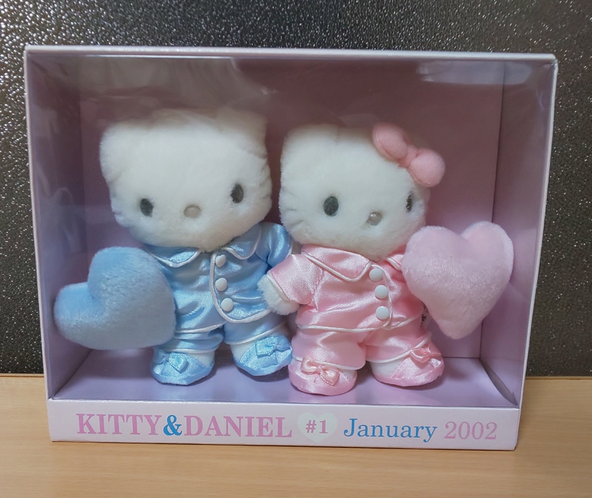 激レア☆vivitix限定☆キティ＆ダニエル☆マンスリーマスコット2002