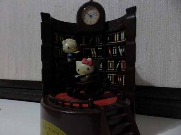ハローキティ アクションレトロラブ本棚古時計