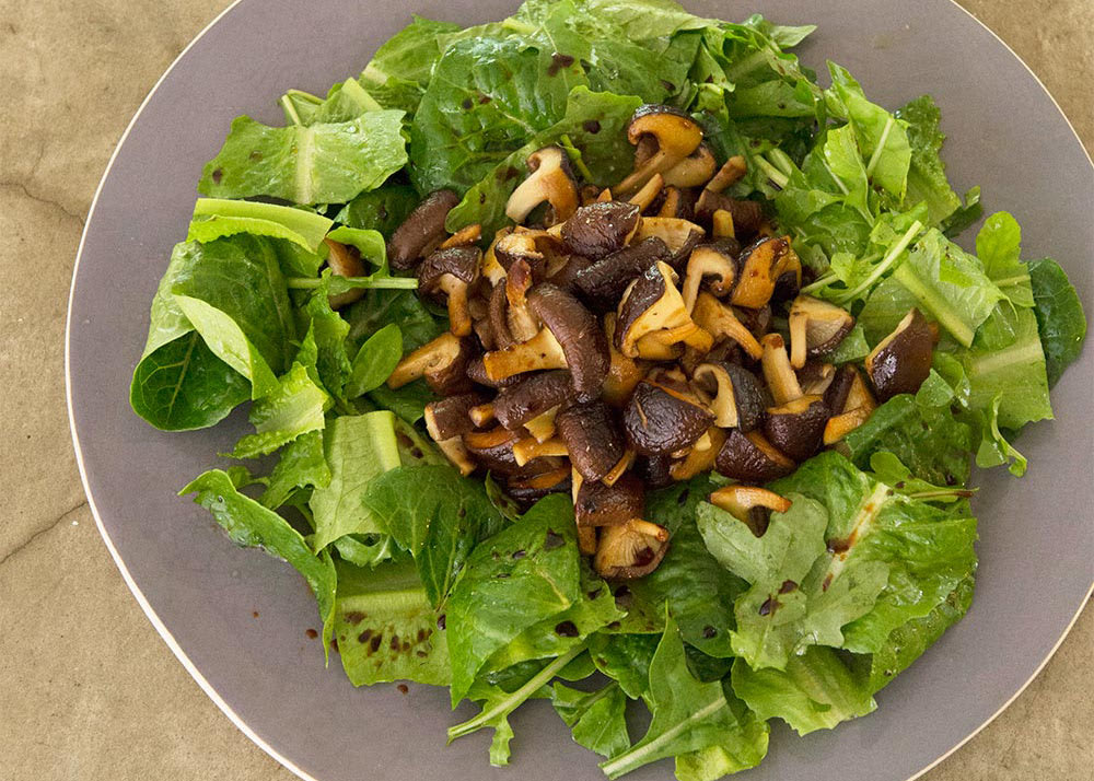 有元葉子さん監修レシピ｜焼きシイタケのサラダの作り方｜特集・コラム