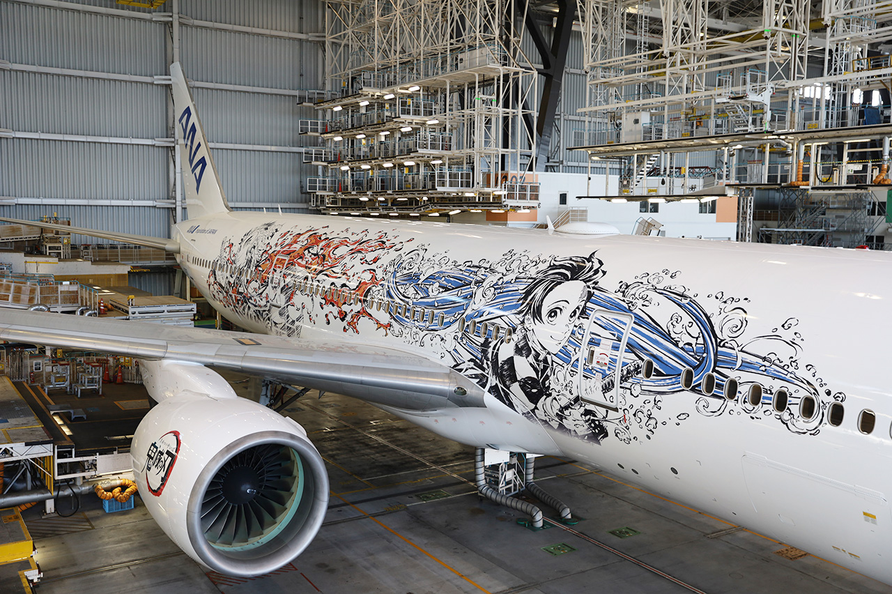ANA、特別デザイン機「鬼滅の刃 じぇっと -参-」公開！約34mの大型