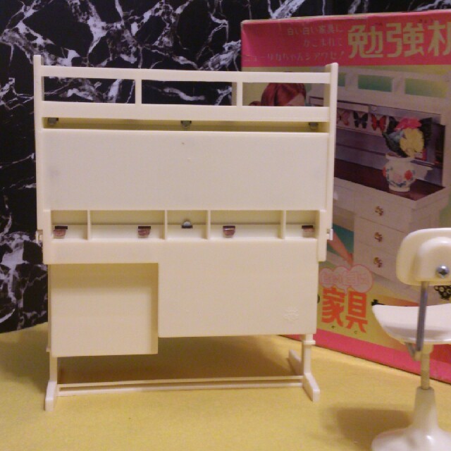 リカちゃん人形☆リカちゃん白い家具シリーズ☆勉強机当時物【貴重品