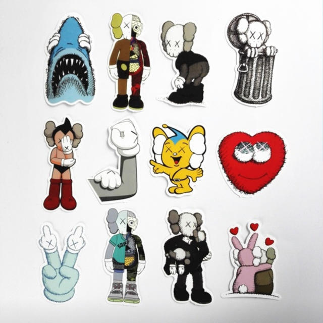 カウズ KAWS ステッカー☆の通販 by kacchan＊'s shop｜ラクマ