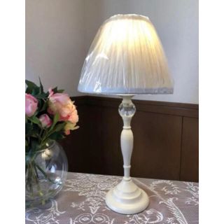 LAURA ASHLEY（テーブルスタンド）のフリマアイテム一覧