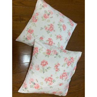 LAURA ASHLEY（クッション）のフリマアイテム一覧