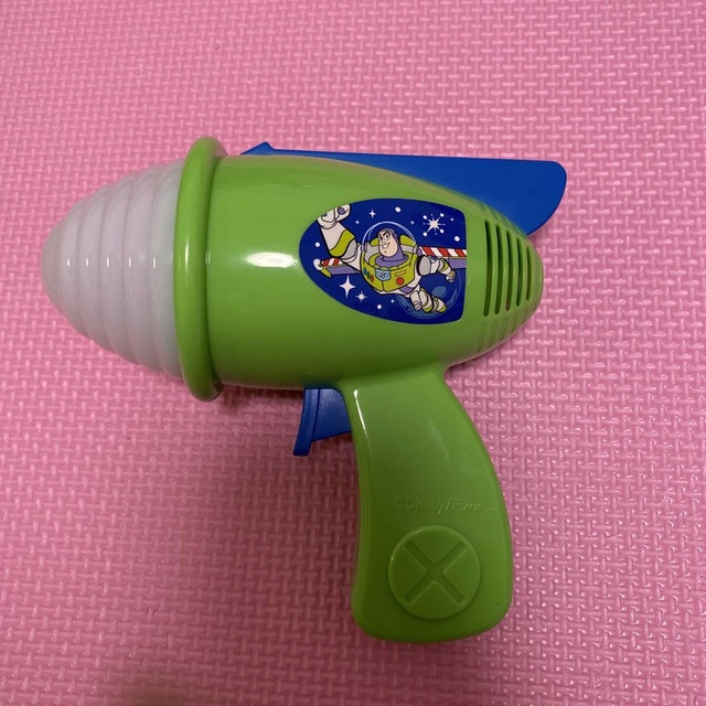 バズ・ライトイヤー アストロブラスターの通販 by るう's shop｜ラクマ