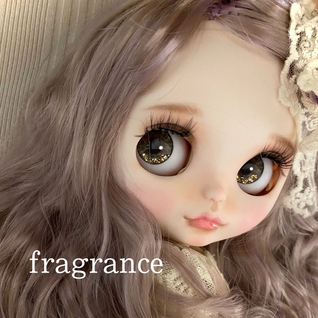 カスタムアイシードール 白肌 薄茶mix ゆるふわウェーブ ブライス 人形