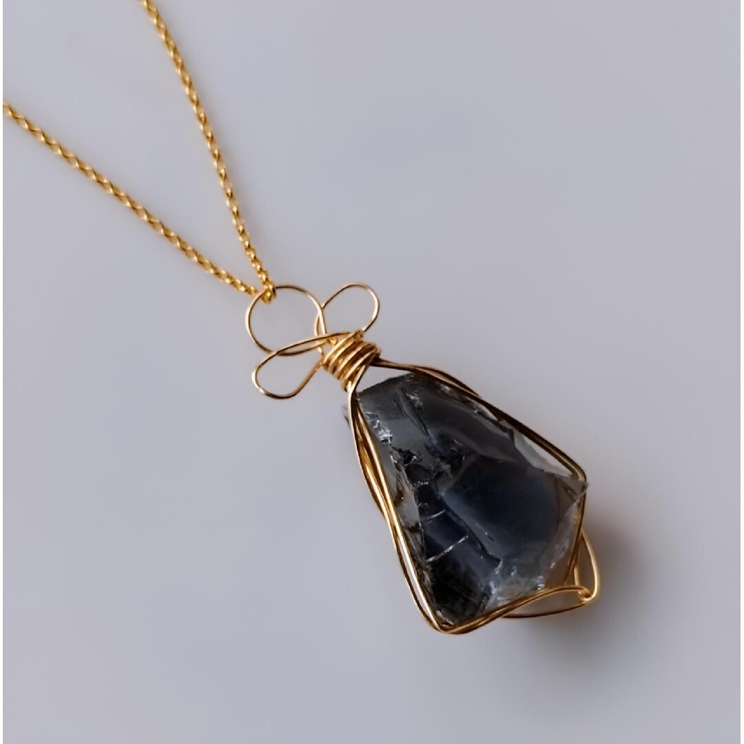 大振り Kgf14 希少 アンダラクリスタル ”魔法使いの光の守護” イスタリ