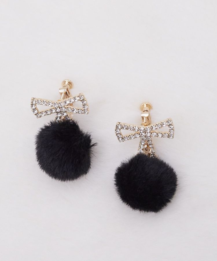 フェイクファービジューリボンイヤリング/Maison de FLEUR（メゾン ド