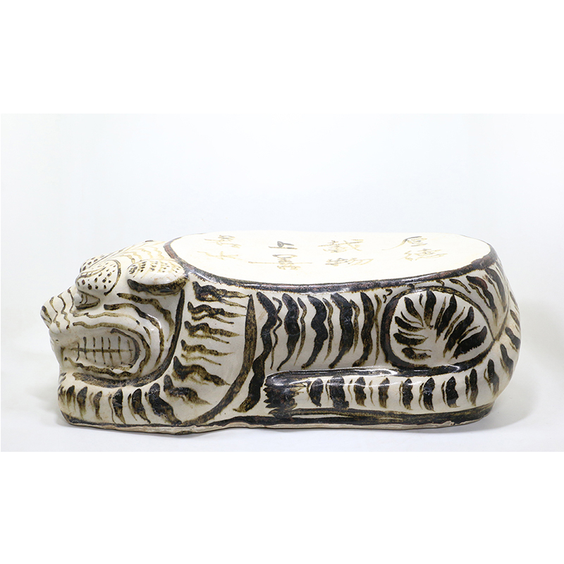 金磁州窑文字纹虎形枕-北京格古瓷枕博物馆