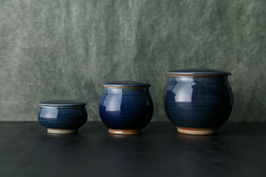 島根の伝統、石見焼の蓋付鉢蓋物というモダンな器 | ToKoSie ー トコシエ