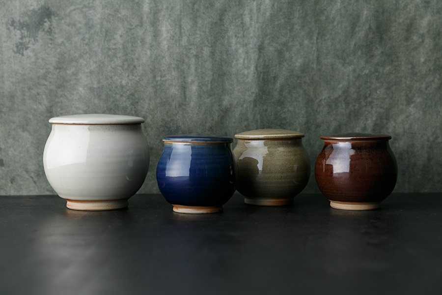 島根の伝統、石見焼の蓋付鉢蓋物というモダンな器 | ToKoSie ー トコシエ