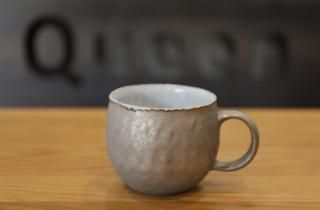 村上 躍 - queen and the chair