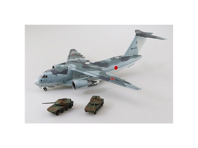 AOSHIMA、16式機動戦闘車2台付き「航空自衛隊 C-2輸送機 SP」模型