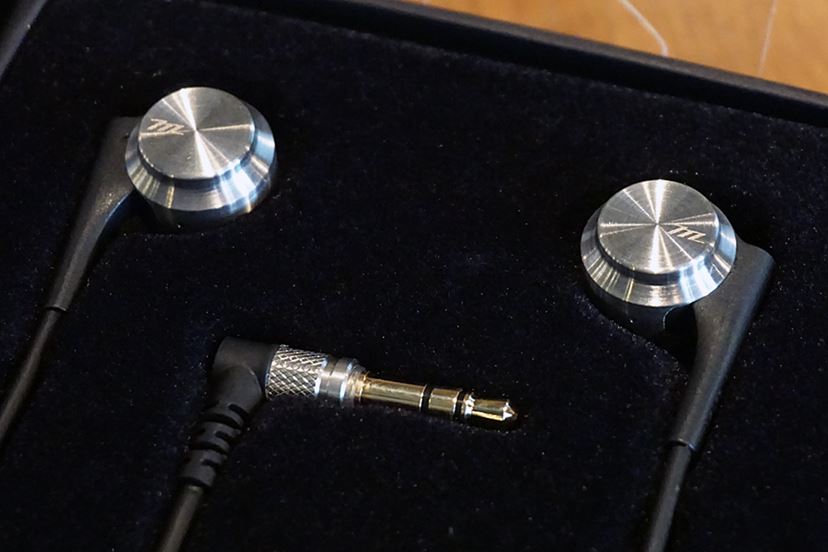 高域がクセになる！ グラフェンコート振動板を採用したマクセル