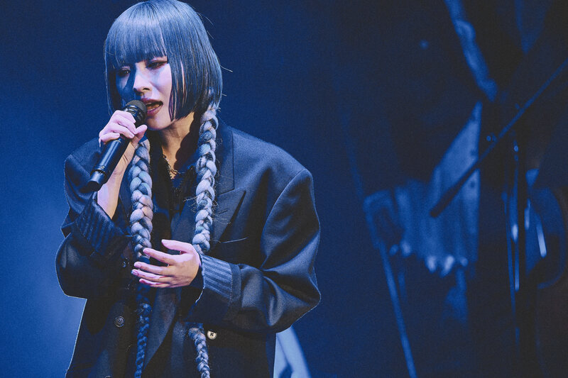 オフィシャルレポ】澤野弘之×SennaRin、美しいピアノと切ない歌声で