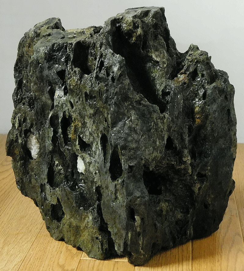 緋山酔恭「山水石美術館」 全国の水石・美石を紹介 日野竜眼