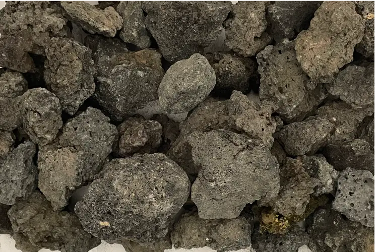火山岩（黒） - 玉砂利なら一信ジャパン｜洗い出し, 黒玉石, 割栗石, 砂利