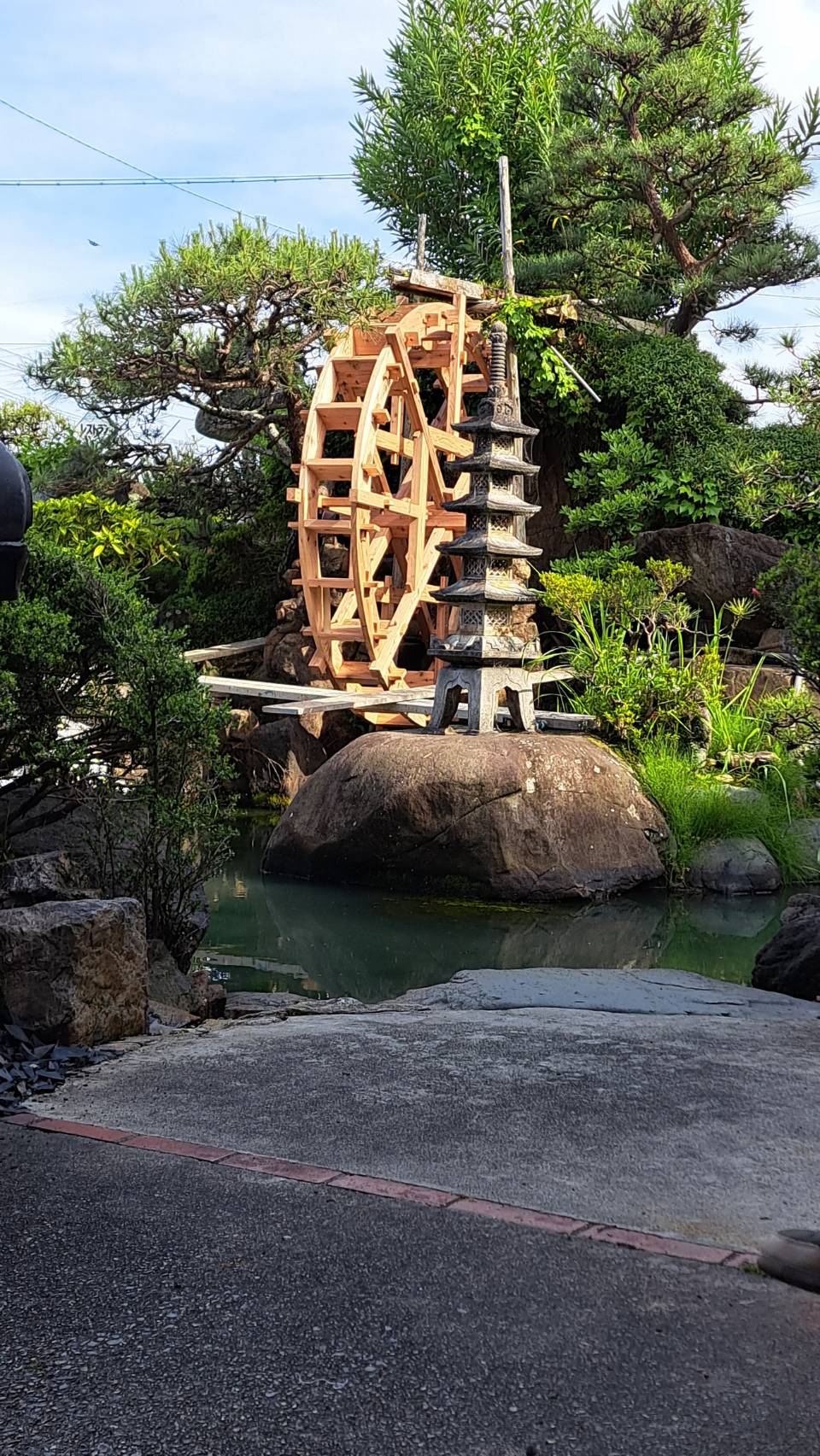 レストランの水車を製作しました