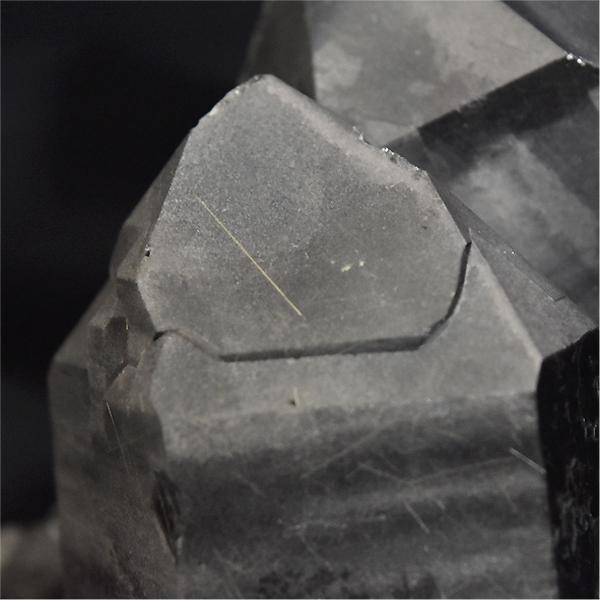 黒水晶 原石 モリオン ルチルクォーツ入り 天然石 魔除け 災い除け