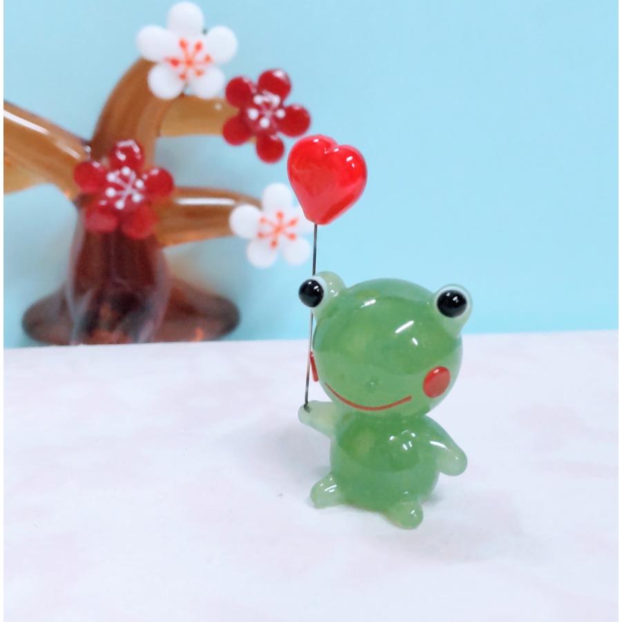 ガラス細工 ハート持ちカエル ミニチュア 置物 雑貨 蛙 : きたのガラス