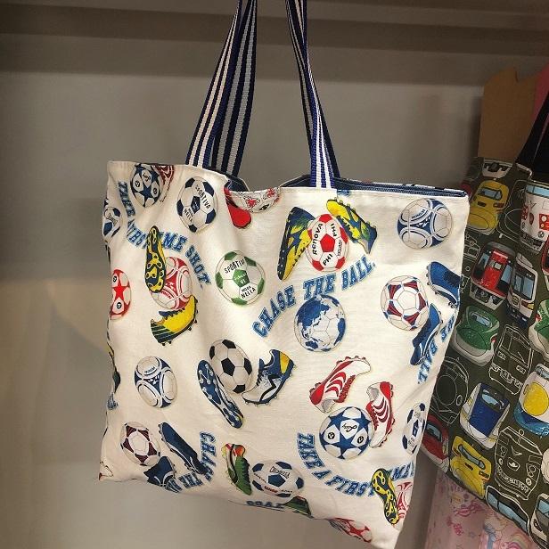 オックス生地 サッカーボールとスパイク サッカー soccer フットサル