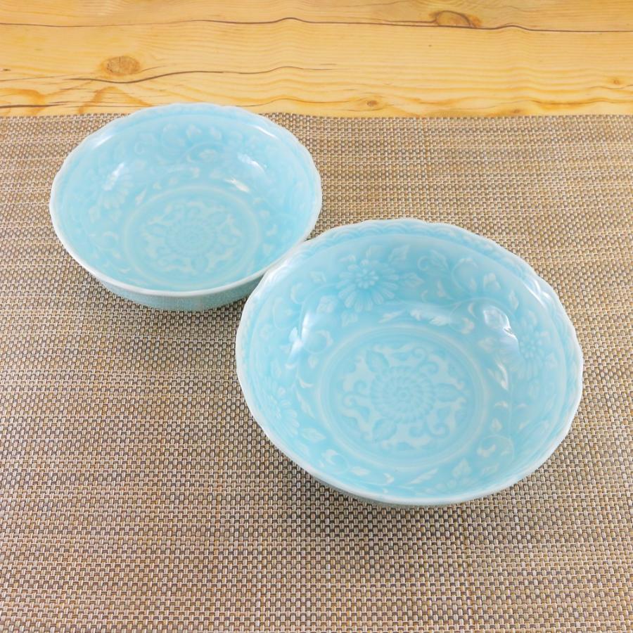 鉢 有田焼 崋山窯 青磁唐草彫鉢（大）青磁 菊柄 取り鉢 丸鉢 ボウル